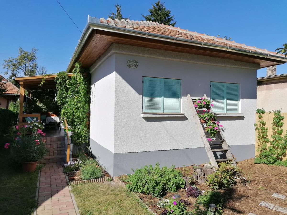 Mezőkövesd Menta Apartman מראה חיצוני תמונה
