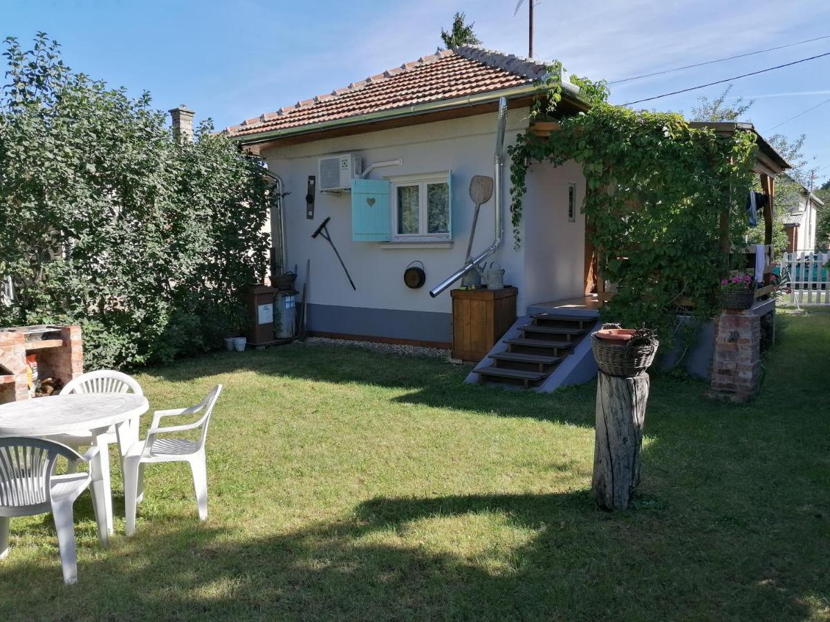 Mezőkövesd Menta Apartman מראה חיצוני תמונה